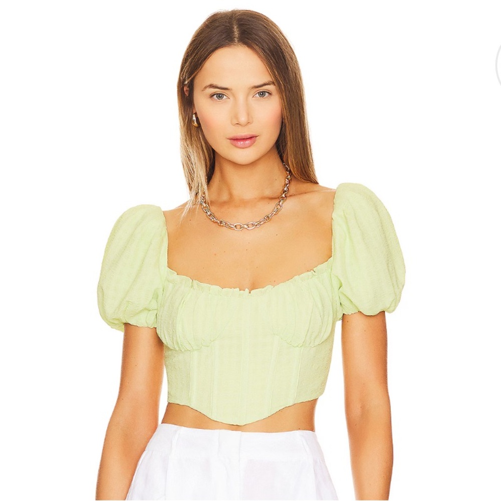 ASTR Paola top in lime
Size M